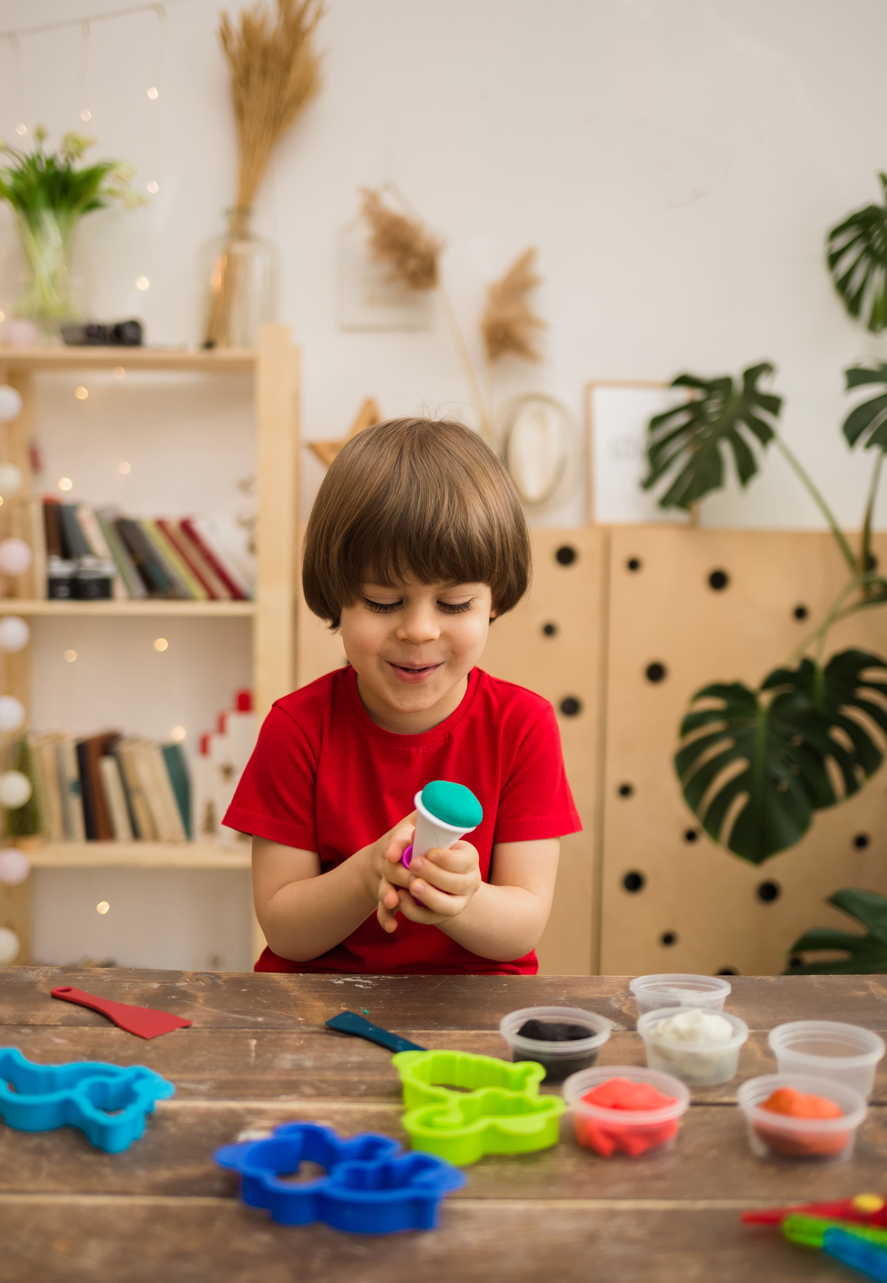 Laboratorio de criaturas fantásticas: Imagina y crea a tus personajes en plastilina